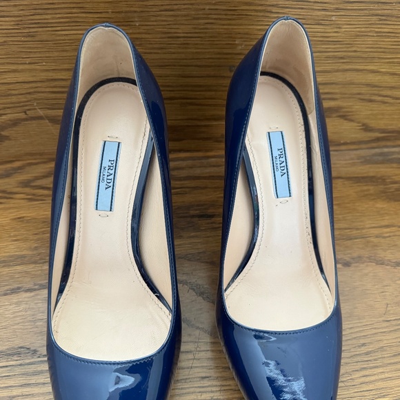Prada Platform Pump Patent Leather Blue 39 / 9 Like New - Picture 6 of 14